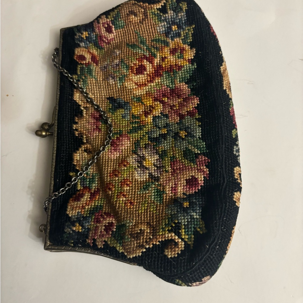 Vintage Floral Needlepoint Women’s Clutch Bag 7 X 4 X .5 - Picture 4 of 7